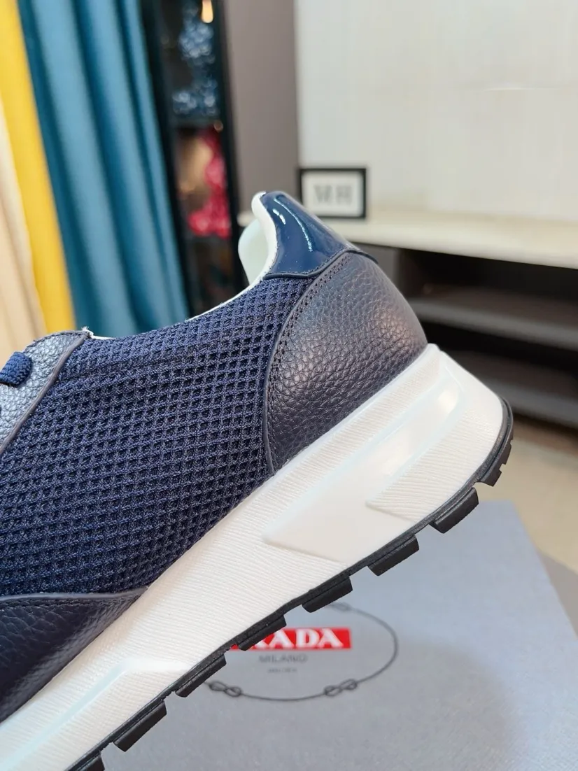 Men's shoes 💰580🌹🌹High-quality new Prada counters are launched simultaneously. The new men's shoes and 😘fabrics are selected from imported mesh and glue-spraying technology. Imported cowhide lining. 👍🏿High-end☄️Open-molded non-slip rubber outsole, exquisite lines, simple and elegant, comfortable and high-end for leisure travel. Code number: 38 to 44